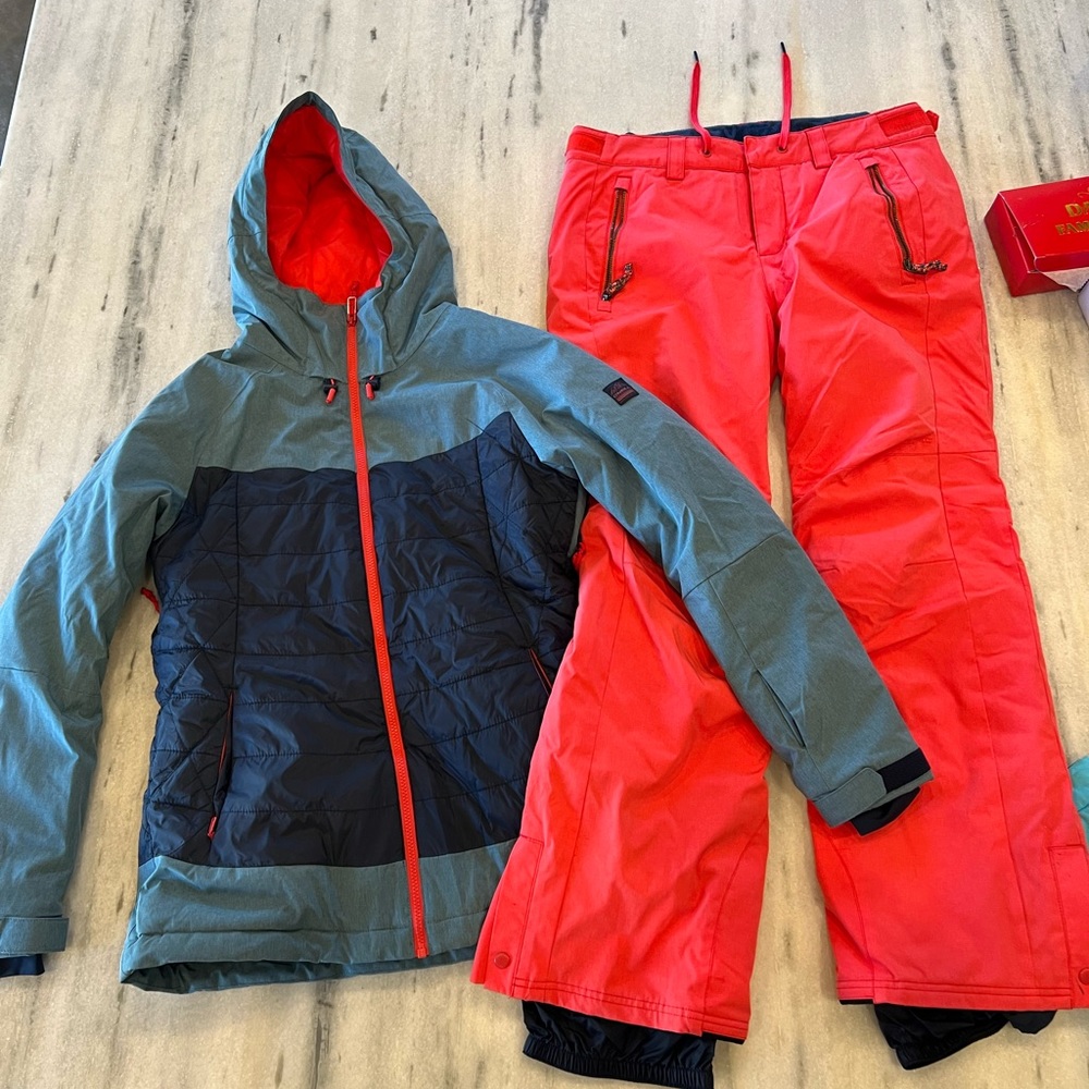 O’Neill Ski Suit Sz XL